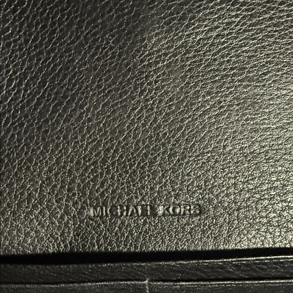 Michael Kors Fulton Carryall Wallet
